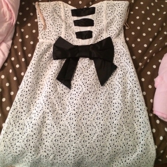 Judith March strapless bow dress