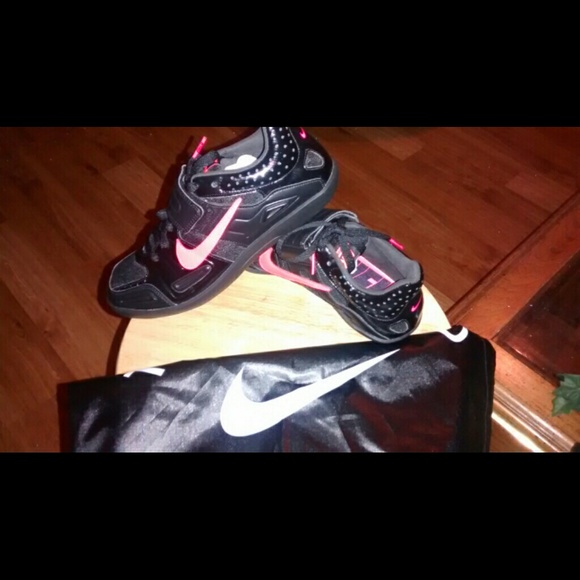 Athletic shoes