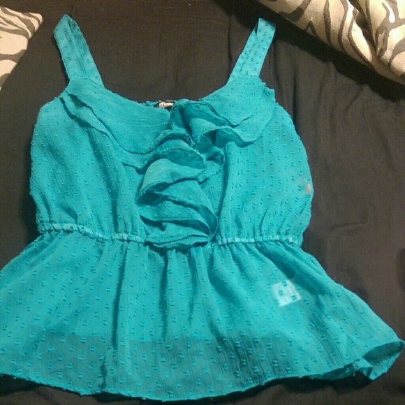 Wallflower tank