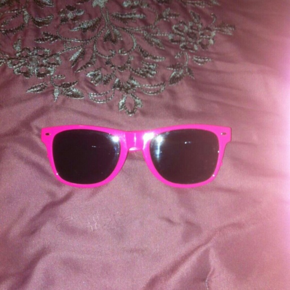 Cute pink sunglasses - Picture 1 of 1