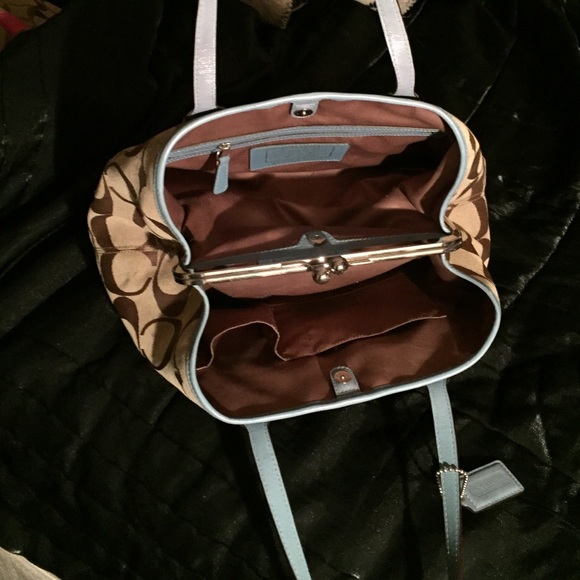 100% authentic coach purse baby blue and tan - Picture 2 of 4