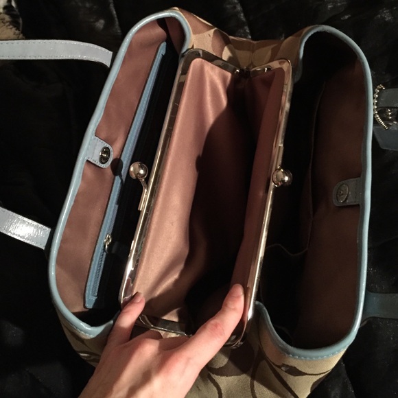 100% authentic coach purse baby blue and tan - Picture 3 of 4
