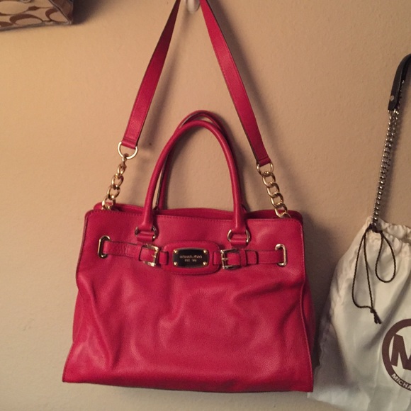 Michael kors large red purse and wallet with gold! - Picture 3 of 4