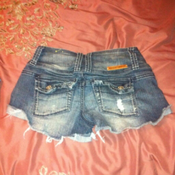 High waisted shorts - Picture 2 of 2