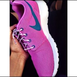Nike roshes