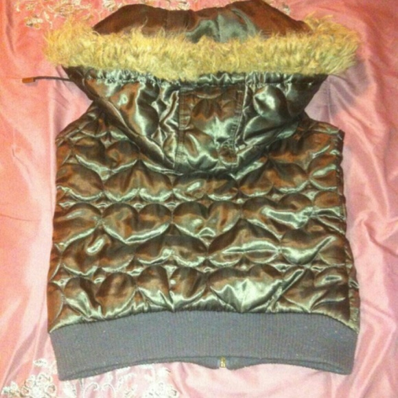 Forever 21 heart vest - Picture 2 of 2