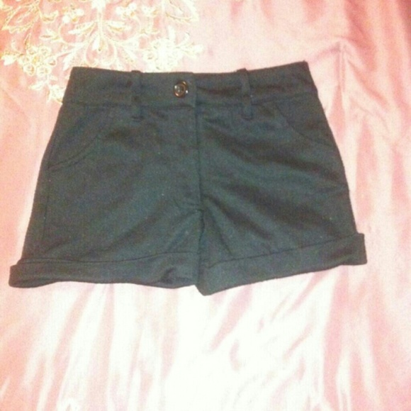 Bundle! High waisted shorts w/flannel - Picture 1 of 2