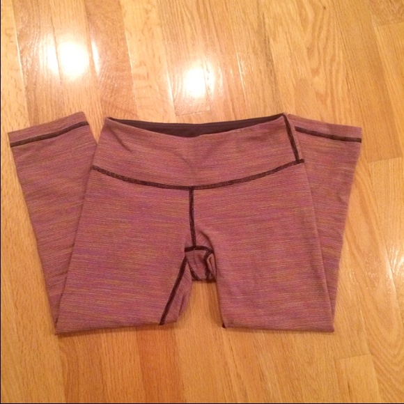 🚫SOLD🚫 EUC 4 Lululemon Wunder Under vintage pink - Picture 2 of 4