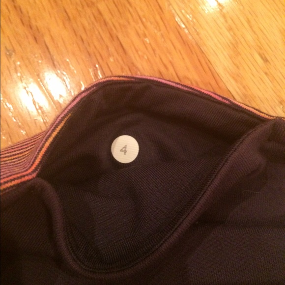 🚫SOLD🚫 EUC 4 Lululemon Wunder Under vintage pink - Picture 3 of 4