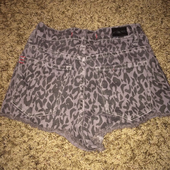 BDG high rise cheeky shorts - Picture 2 of 2