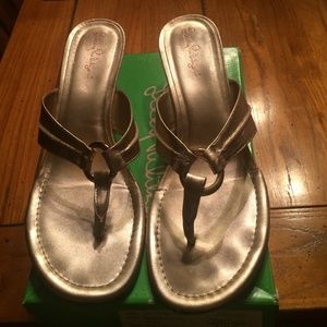 EUC Lilly Pulitzer McKim gold wedge 10