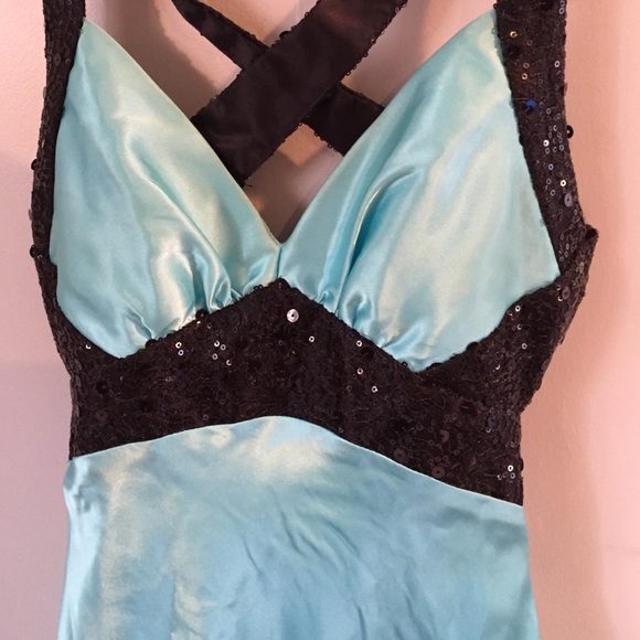 Prom dress 🌀 - Picture 2 of 4