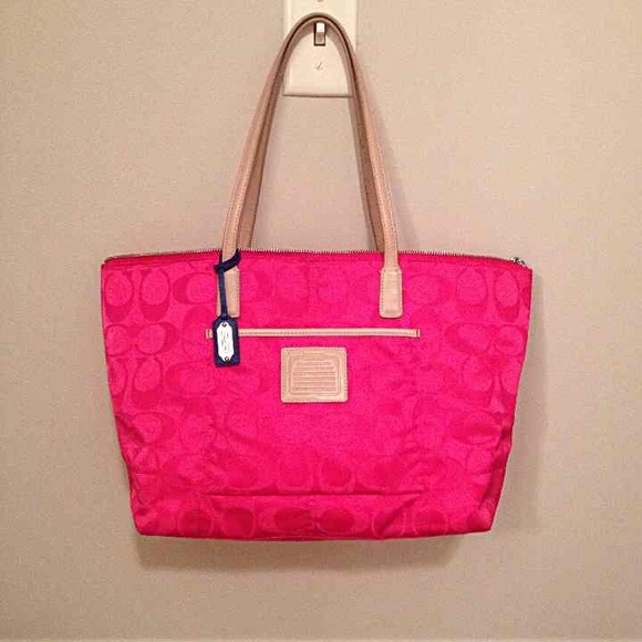 COACH bag! Make an offer:)
