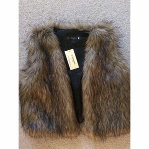 Women's faux fur vest