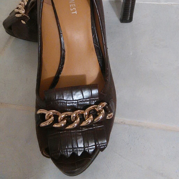 Nine West Brown Suede Shoes with gold chain. - Picture 2 of 4