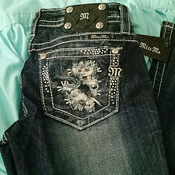 Miss Me boot cut size 27 Inseam 34