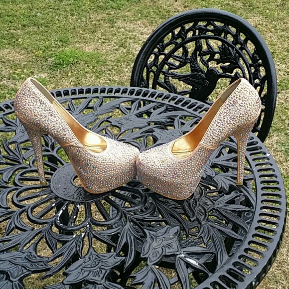 Stiletto pumps