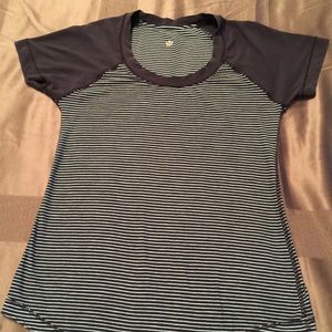 Lululemon Size 6 T $28