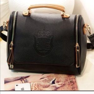 Black bag for @lisakristen!