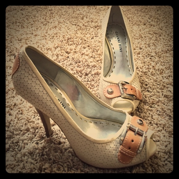 Peep toe heels