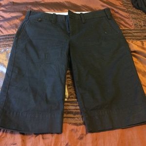 S-1.24 Black Capri Crop Pant. Size 6