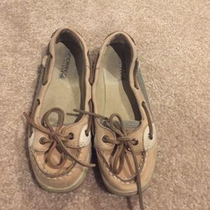 Sperry top siders kids size 3 can fit 5 women