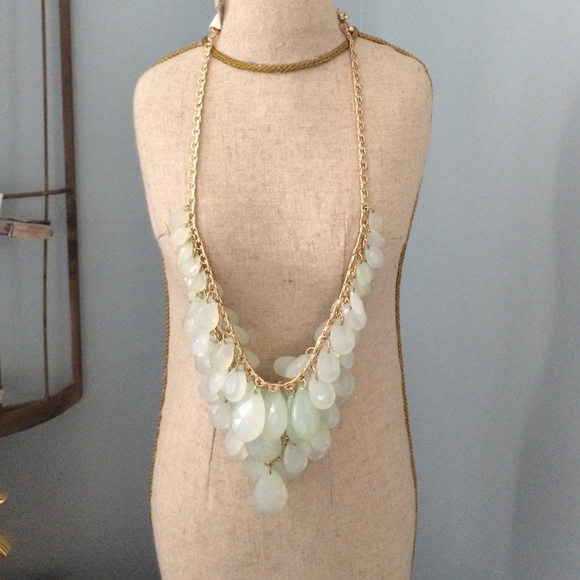 Francesca's Collections Jewelry - Francesca's Collections Mint Statement Necklace