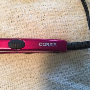 Conair mini straightener.