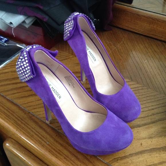 Steve Madden Shoes - REDUCED! Steve Madden rhinestone bow pumps