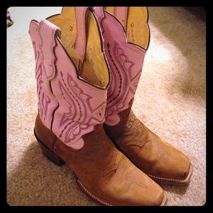 Pink top leather Justin boots size 8.5