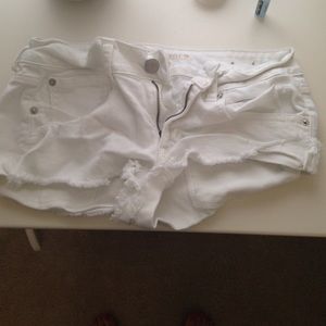 white American eagle shorts!