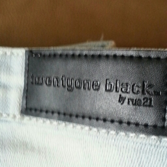 Denim - Picture 4 of 4