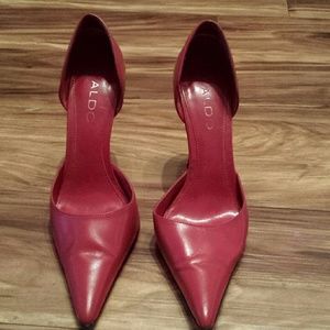 Red ALDO pumps