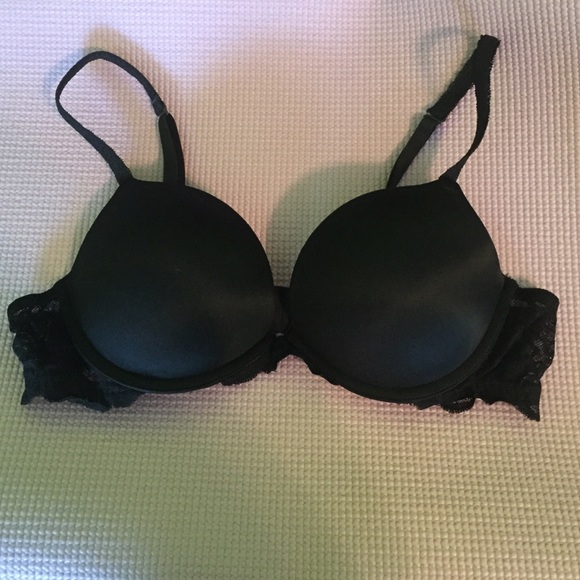 Black lace bra