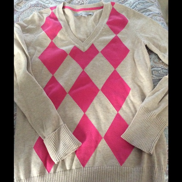 beige/pink sweater