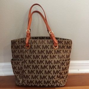 Michael Kors Jet Set Logo Tote purse with orange