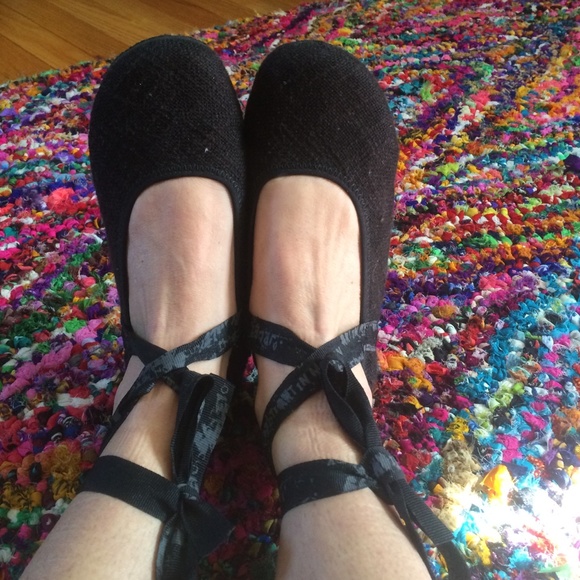 Hurley Shoes - New Hurley ribbon tie flats size 7.