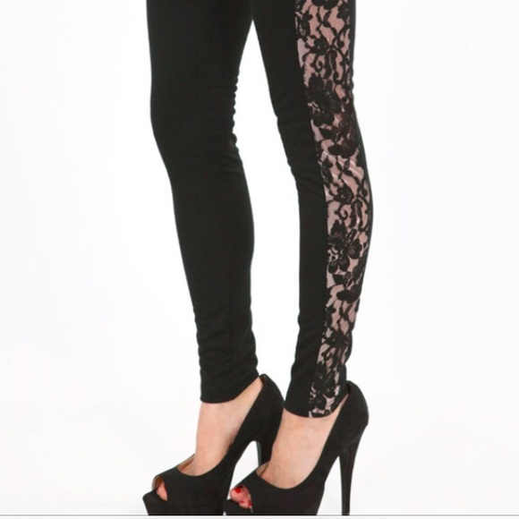 Lacing Striped Leggings