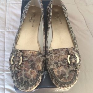 🌟Anne Klein leopard flats. Very comfy🌟adorable😍