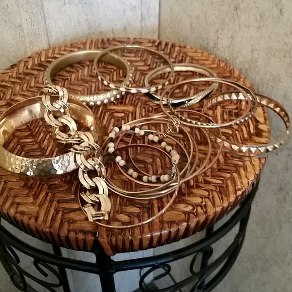 Bulk of gold braclets...