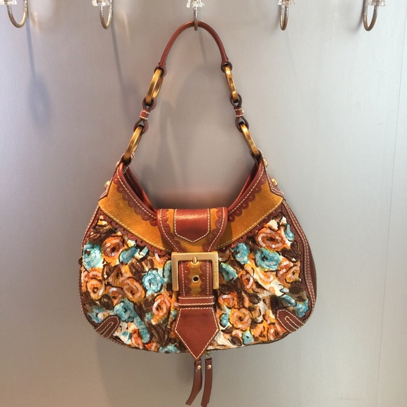 SOLD 🎉🎉Pristine Isabelle Fiore