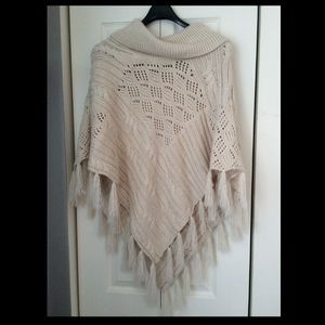 Beautiful thick knit poncho beige very warm