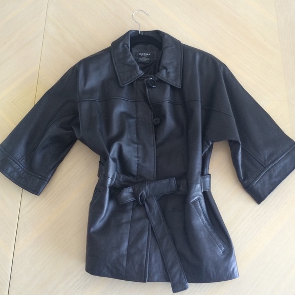 Leather, 3/4 sleeve, belted jacket.