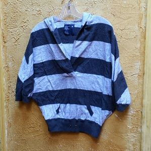 Never worn hooded half sleeve sweater with pocket!