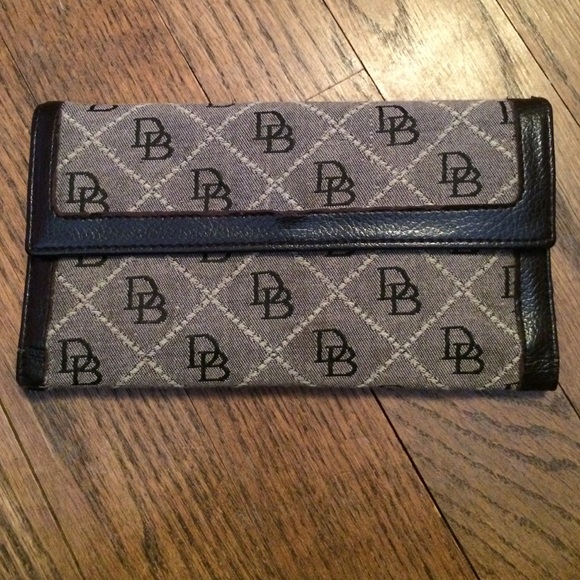 Dooney & bourke wallet!