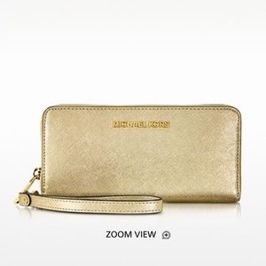 MICHAEL KORS JET SET TRAVEL WRISTLET WALLET