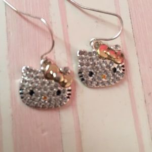 🚫SOLD 🚫hello kitty earrings