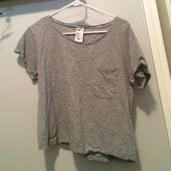 a grey short sleeve crop with pocket