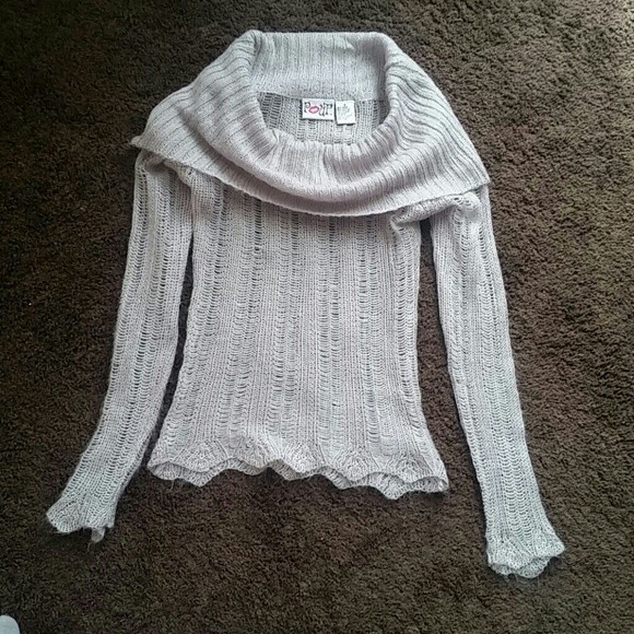 Sheer, fitted, pale gray loose knit weave - Picture 1 of 2