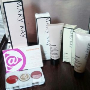💕NWT Mary Kay Bundle💕